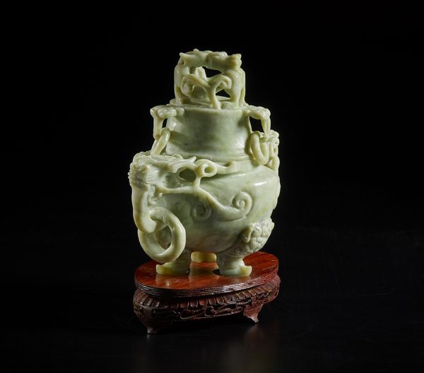 Arte Cinese : Coppia di vasi con decorazione figurativa.Cina, dinastia Qing, XIX secolo.  - Asta Asta 392 | ARTE ORIENTALE E ISLAMICA - ARTE AFRICANA, OCEANICA E DELLE AMERICHE - EAST AND SOUTH: ASIAN, ISLAMIC, INDIAN AND ETHNOGRAPIC ART Online - Associazione Nazionale - Case d'Asta italiane