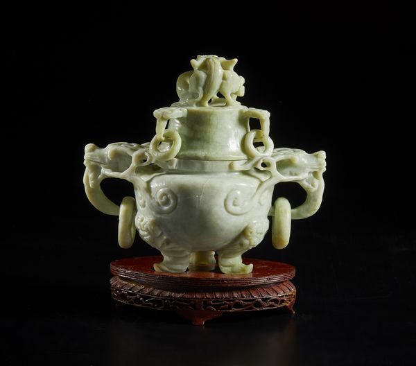 Arte Cinese : Coppia di vasi con decorazione figurativa.Cina, dinastia Qing, XIX secolo.  - Asta Asta 392 | ARTE ORIENTALE E ISLAMICA - ARTE AFRICANA, OCEANICA E DELLE AMERICHE - EAST AND SOUTH: ASIAN, ISLAMIC, INDIAN AND ETHNOGRAPIC ART Online - Associazione Nazionale - Case d'Asta italiane