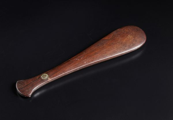 ARTE GIAPPONESE : Piatto Kutani con montatura europea in bronzo dorato Giappone, XIX secolo  - Asta Asta 392 | ARTE ORIENTALE E ISLAMICA - ARTE AFRICANA, OCEANICA E DELLE AMERICHE - EAST AND SOUTH: ASIAN, ISLAMIC, INDIAN AND ETHNOGRAPIC ART Online - Associazione Nazionale - Case d'Asta italiane