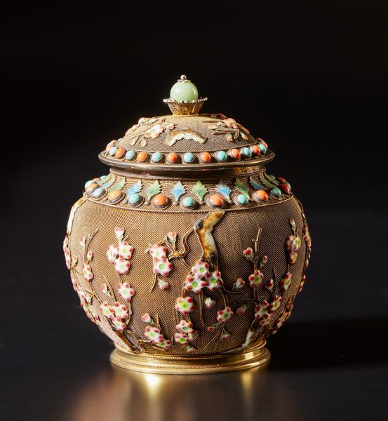 Arte Cinese : Tazza monocroma lilla Cina, dinastia Qing, XIX secolo  - Asta Asta 392 | ARTE ORIENTALE E ISLAMICA - ARTE AFRICANA, OCEANICA E DELLE AMERICHE - EAST AND SOUTH: ASIAN, ISLAMIC, INDIAN AND ETHNOGRAPIC ART Online - Associazione Nazionale - Case d'Asta italiane