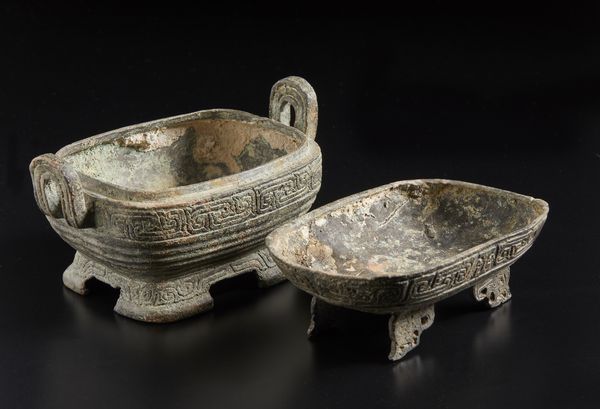 Arte Cinese : Contenitore rituale Hu in bronzoCina, dinastia Qing, XIX secolo  - Asta Asta 392 | ARTE ORIENTALE E ISLAMICA - ARTE AFRICANA, OCEANICA E DELLE AMERICHE - EAST AND SOUTH: ASIAN, ISLAMIC, INDIAN AND ETHNOGRAPIC ART Online - Associazione Nazionale - Case d'Asta italiane