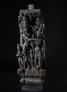 Arte Cinese : Incensiere tripode in bronzo Cina, dinastia Qing, XVIII secolo  - Asta Asta 392 | ARTE ORIENTALE E ISLAMICA - ARTE AFRICANA, OCEANICA E DELLE AMERICHE - EAST AND SOUTH: ASIAN, ISLAMIC, INDIAN AND ETHNOGRAPIC ART Online - Associazione Nazionale - Case d'Asta italiane