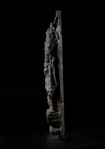 Arte Cinese : Incensiere tripode in bronzo Cina, dinastia Qing, XVIII secolo  - Asta Asta 392 | ARTE ORIENTALE E ISLAMICA - ARTE AFRICANA, OCEANICA E DELLE AMERICHE - EAST AND SOUTH: ASIAN, ISLAMIC, INDIAN AND ETHNOGRAPIC ART Online - Associazione Nazionale - Case d'Asta italiane