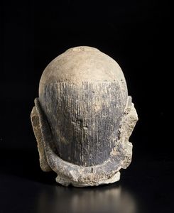 Arte Cinese : Figura in bronzo dorato raffigurante Guanyin Cina, dinastia Qing, XVIII secolo  - Asta Asta 392 | ARTE ORIENTALE E ISLAMICA - ARTE AFRICANA, OCEANICA E DELLE AMERICHE - EAST AND SOUTH: ASIAN, ISLAMIC, INDIAN AND ETHNOGRAPIC ART Online - Associazione Nazionale - Case d'Asta italiane