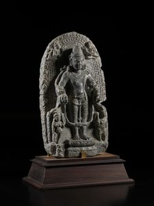 Arte Cinese : Scultura in bronzo dorato raffigurante Avalokitesvara. Cina, dinastia Ming. XVI secolo.  - Asta Asta 392 | ARTE ORIENTALE E ISLAMICA - ARTE AFRICANA, OCEANICA E DELLE AMERICHE - EAST AND SOUTH: ASIAN, ISLAMIC, INDIAN AND ETHNOGRAPIC ART Online - Associazione Nazionale - Case d'Asta italiane
