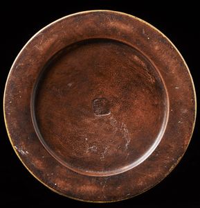 Arte Cinese : Buddha dorato stanteCina, dinastia Ming, XVI secolo  - Asta Asta 392 | ARTE ORIENTALE E ISLAMICA - ARTE AFRICANA, OCEANICA E DELLE AMERICHE - EAST AND SOUTH: ASIAN, ISLAMIC, INDIAN AND ETHNOGRAPIC ART Online - Associazione Nazionale - Case d'Asta italiane