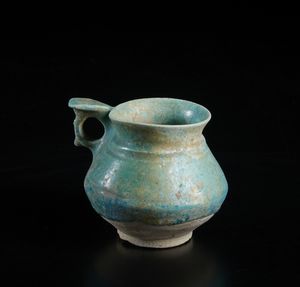 Arte Cinese : Vaso in giada verde. Cina, XX secolo  - Asta Asta 392 | ARTE ORIENTALE E ISLAMICA - ARTE AFRICANA, OCEANICA E DELLE AMERICHE - EAST AND SOUTH: ASIAN, ISLAMIC, INDIAN AND ETHNOGRAPIC ART Online - Associazione Nazionale - Case d'Asta italiane
