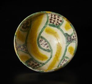 Arte Cinese : Due pendenti in corno Cina, Qing  - Asta Asta 392 | ARTE ORIENTALE E ISLAMICA - ARTE AFRICANA, OCEANICA E DELLE AMERICHE - EAST AND SOUTH: ASIAN, ISLAMIC, INDIAN AND ETHNOGRAPIC ART Online - Associazione Nazionale - Case d'Asta italiane