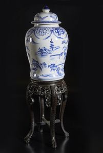 Arte Cinese : Coppia di grandi ciotole Canton con coperchio Cina, dinastia Qing, XIX secolo  - Asta Asta 392 | ARTE ORIENTALE E ISLAMICA - ARTE AFRICANA, OCEANICA E DELLE AMERICHE - EAST AND SOUTH: ASIAN, ISLAMIC, INDIAN AND ETHNOGRAPIC ART Online - Associazione Nazionale - Case d'Asta italiane