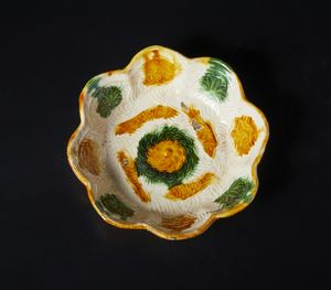 Arte Cinese : Tavolo alto in HuanghualiCina, Qing, XVIII secolo  - Asta Asta 392 | ARTE ORIENTALE E ISLAMICA - ARTE AFRICANA, OCEANICA E DELLE AMERICHE - EAST AND SOUTH: ASIAN, ISLAMIC, INDIAN AND ETHNOGRAPIC ART Online - Associazione Nazionale - Case d'Asta italiane