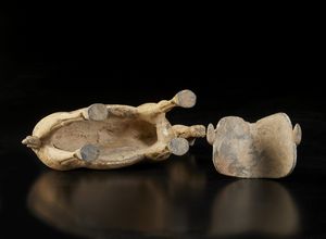 Arte Cinese : Gruppo di tre sedie in legno Cina, XIX e XX secolo  - Asta Asta 392 | ARTE ORIENTALE E ISLAMICA - ARTE AFRICANA, OCEANICA E DELLE AMERICHE - EAST AND SOUTH: ASIAN, ISLAMIC, INDIAN AND ETHNOGRAPIC ART Online - Associazione Nazionale - Case d'Asta italiane