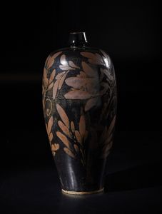 Arte Himalayana : Baule in legno policromo Tibet, XIX secolo  - Asta Asta 392 | ARTE ORIENTALE E ISLAMICA - ARTE AFRICANA, OCEANICA E DELLE AMERICHE - EAST AND SOUTH: ASIAN, ISLAMIC, INDIAN AND ETHNOGRAPIC ART Online - Associazione Nazionale - Case d'Asta italiane