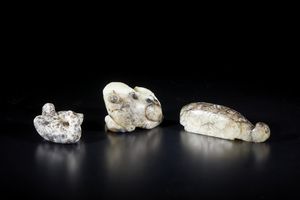 Arte Himalayana : Mobile in legno policromo con finiture in ottone Tibet, XIX - XX secolo  - Asta Asta 392 | ARTE ORIENTALE E ISLAMICA - ARTE AFRICANA, OCEANICA E DELLE AMERICHE - EAST AND SOUTH: ASIAN, ISLAMIC, INDIAN AND ETHNOGRAPIC ART Online - Associazione Nazionale - Case d'Asta italiane