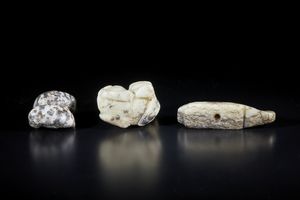 Arte Himalayana : Mobile in legno policromo con finiture in ottone Tibet, XIX - XX secolo  - Asta Asta 392 | ARTE ORIENTALE E ISLAMICA - ARTE AFRICANA, OCEANICA E DELLE AMERICHE - EAST AND SOUTH: ASIAN, ISLAMIC, INDIAN AND ETHNOGRAPIC ART Online - Associazione Nazionale - Case d'Asta italiane