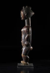 Arte Himalayana : Bastone rituale in legno intagliato Tibet, XIX secolo  - Asta Asta 392 | ARTE ORIENTALE E ISLAMICA - ARTE AFRICANA, OCEANICA E DELLE AMERICHE - EAST AND SOUTH: ASIAN, ISLAMIC, INDIAN AND ETHNOGRAPIC ART Online - Associazione Nazionale - Case d'Asta italiane