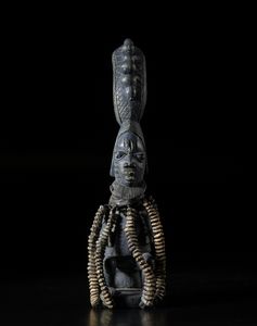 Arte Islamica - Ciotola da divinazione in ottoneIndia, XIX secolo