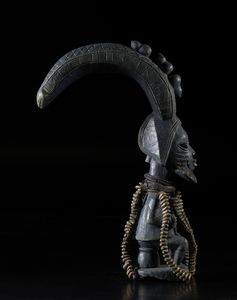 Arte Islamica : Ciotola da divinazione in ottoneIndia, XIX secolo  - Asta Asta 392 | ARTE ORIENTALE E ISLAMICA - ARTE AFRICANA, OCEANICA E DELLE AMERICHE - EAST AND SOUTH: ASIAN, ISLAMIC, INDIAN AND ETHNOGRAPIC ART Online - Associazione Nazionale - Case d'Asta italiane