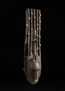 Arte Islamica : Due velluti ottomani ricamati Turchia, XIX secolo  - Asta Asta 392 | ARTE ORIENTALE E ISLAMICA - ARTE AFRICANA, OCEANICA E DELLE AMERICHE - EAST AND SOUTH: ASIAN, ISLAMIC, INDIAN AND ETHNOGRAPIC ART Online - Associazione Nazionale - Case d'Asta italiane