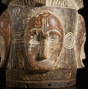 Arte Islamica : Tappeto a preghieraTurchia, Anatolia, 1940-1950  - Asta Asta 392 | ARTE ORIENTALE E ISLAMICA - ARTE AFRICANA, OCEANICA E DELLE AMERICHE - EAST AND SOUTH: ASIAN, ISLAMIC, INDIAN AND ETHNOGRAPIC ART Online - Associazione Nazionale - Case d'Asta italiane