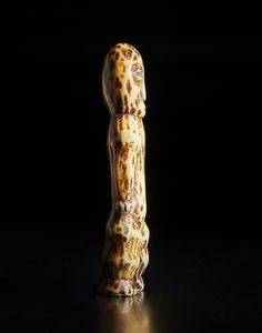 Arte Indiana : Pannello in legno raffigurante Vishnu con consorti India Meridionale, XVIII secolo  - Asta Asta 392 | ARTE ORIENTALE E ISLAMICA - ARTE AFRICANA, OCEANICA E DELLE AMERICHE - EAST AND SOUTH: ASIAN, ISLAMIC, INDIAN AND ETHNOGRAPIC ART Online - Associazione Nazionale - Case d'Asta italiane