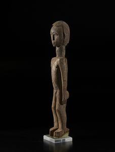 . : Coppia di conchiglie montateItalia, XX secolo  - Asta Asta 392 | ARTE ORIENTALE E ISLAMICA - ARTE AFRICANA, OCEANICA E DELLE AMERICHE - EAST AND SOUTH: ASIAN, ISLAMIC, INDIAN AND ETHNOGRAPIC ART Online - Associazione Nazionale - Case d'Asta italiane