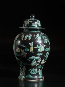 Arte Cinese - Coppia di vasi esagonali dipinti con vegetazioneCina, circa 1920-1930