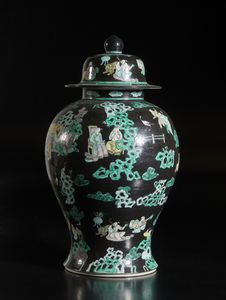 Arte Cinese : Coppia di vasi esagonali dipinti con vegetazioneCina, circa 1920-1930  - Asta Asta 392 | ARTE ORIENTALE E ISLAMICA - ARTE AFRICANA, OCEANICA E DELLE AMERICHE - EAST AND SOUTH: ASIAN, ISLAMIC, INDIAN AND ETHNOGRAPIC ART Online - Associazione Nazionale - Case d'Asta italiane