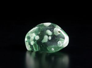 Arte africana - Costa d'Avorio,  W�/ (Guer�) o Bete. Scultura/maschera in legno e caolino.Legno, borchie in metallo, patina da usura.