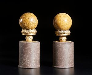 Arte africana - Nigeria, Yoruba. Figura di Ibeji.Legno perline e tracce di pigmenti. Inizi XX sec.