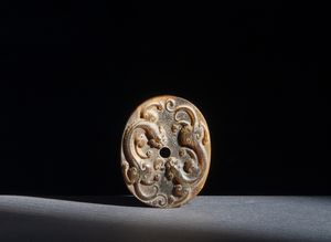 Arte africana : Costa d'Avorio, Guer� Maschera in legno.Legno, borchie, caolino, juta  - Asta Asta 392 | ARTE ORIENTALE E ISLAMICA - ARTE AFRICANA, OCEANICA E DELLE AMERICHE - EAST AND SOUTH: ASIAN, ISLAMIC, INDIAN AND ETHNOGRAPIC ART Online - Associazione Nazionale - Case d'Asta italiane