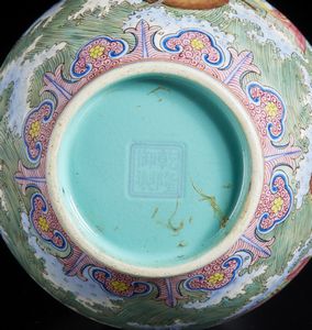 Arte Cinese : Tazza Qingbai con fiori di loto Cina, dinastia Song, XII secolo  - Asta Asta 392 | ARTE ORIENTALE E ISLAMICA - ARTE AFRICANA, OCEANICA E DELLE AMERICHE - EAST AND SOUTH: ASIAN, ISLAMIC, INDIAN AND ETHNOGRAPIC ART Online - Associazione Nazionale - Case d'Asta italiane