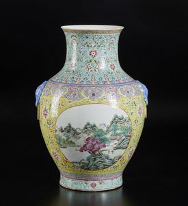 Arte Cinese : Scatola in porcellana con drago. Cina, dinastia Qing, periodo Qianlong o posteriore.  - Asta Asta 392 | ARTE ORIENTALE E ISLAMICA - ARTE AFRICANA, OCEANICA E DELLE AMERICHE - EAST AND SOUTH: ASIAN, ISLAMIC, INDIAN AND ETHNOGRAPIC ART Online - Associazione Nazionale - Case d'Asta italiane