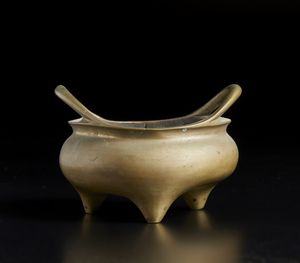 Arte Cinese : Due tegole con invetriatura sancai.Cina, dinasti Ming, XVII secolo.  - Asta Asta 392 | ARTE ORIENTALE E ISLAMICA - ARTE AFRICANA, OCEANICA E DELLE AMERICHE - EAST AND SOUTH: ASIAN, ISLAMIC, INDIAN AND ETHNOGRAPIC ART Online - Associazione Nazionale - Case d'Asta italiane