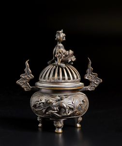 Arte Cinese - Tazza con decoro a fenici. Cina, dinastia Song, X secolo o posteriore