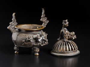 Arte Cinese : Tazza con decoro a fenici. Cina, dinastia Song, X secolo o posteriore  - Asta Asta 392 | ARTE ORIENTALE E ISLAMICA - ARTE AFRICANA, OCEANICA E DELLE AMERICHE - EAST AND SOUTH: ASIAN, ISLAMIC, INDIAN AND ETHNOGRAPIC ART Online - Associazione Nazionale - Case d'Asta italiane