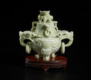 Arte Cinese - Coppia di vasi con decorazione figurativa.Cina, dinastia Qing, XIX secolo.