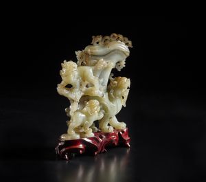 Arte Cinese : Grande potiche in porcellana Canton Cina, tardo XIX secolo  - Asta Asta 392 | ARTE ORIENTALE E ISLAMICA - ARTE AFRICANA, OCEANICA E DELLE AMERICHE - EAST AND SOUTH: ASIAN, ISLAMIC, INDIAN AND ETHNOGRAPIC ART Online - Associazione Nazionale - Case d'Asta italiane