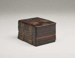 ARTE GIAPPONESE : Grande coppia di vasi in porcellana Imari Giappone, inizio XX secolo  - Asta Asta 392 | ARTE ORIENTALE E ISLAMICA - ARTE AFRICANA, OCEANICA E DELLE AMERICHE - EAST AND SOUTH: ASIAN, ISLAMIC, INDIAN AND ETHNOGRAPIC ART Online - Associazione Nazionale - Case d'Asta italiane