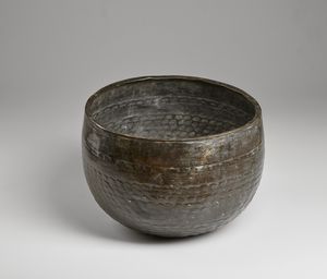 Arte Sud-Est Asiatico : Vaso flamb� in ceramica Cambogia, XIX secolo  - Asta Asta 392 | ARTE ORIENTALE E ISLAMICA - ARTE AFRICANA, OCEANICA E DELLE AMERICHE - EAST AND SOUTH: ASIAN, ISLAMIC, INDIAN AND ETHNOGRAPIC ART Online - Associazione Nazionale - Case d'Asta italiane