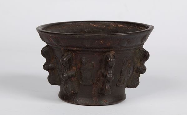 Mortaio in bronzo brunito, XVI secolo  - Asta Asta a Tempo - Antiquariato - Associazione Nazionale - Case d'Asta italiane