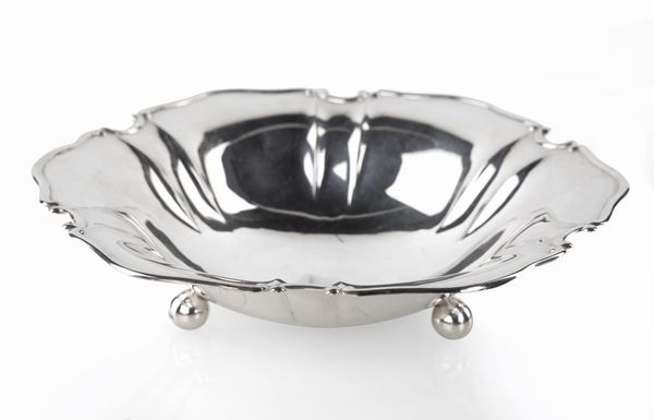 Centrotavola in metallo argentato, Macabò Cusano Milanino  - Asta Asta a Tempo - Antiquariato - Associazione Nazionale - Case d'Asta italiane