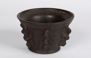 Mortaio in bronzo brunito, XVI secolo  - Asta Asta a Tempo - Antiquariato - Associazione Nazionale - Case d'Asta italiane
