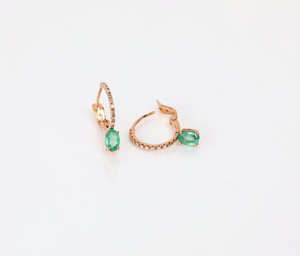 Orecchini in oro brillanti e smeraldi  - Asta Asta a Tempo - Gioielli e Preziosi - Associazione Nazionale - Case d'Asta italiane