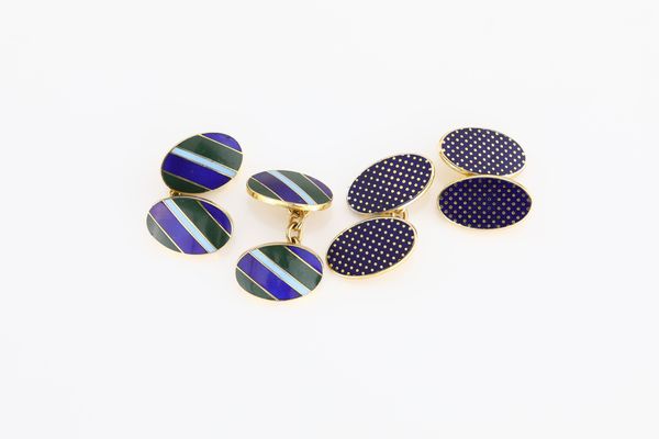 Due paia di gemelli in metallo dorato e smalti, London Badge & Button  - Asta Asta a Tempo - Gioielli e Preziosi - Associazione Nazionale - Case d'Asta italiane