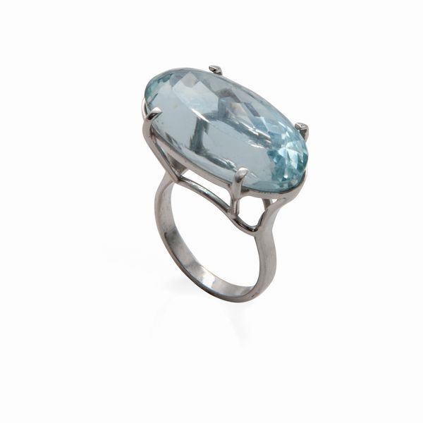 Anello in oro e topazio  - Asta Asta a Tempo - Gioielli e Preziosi - Associazione Nazionale - Case d'Asta italiane