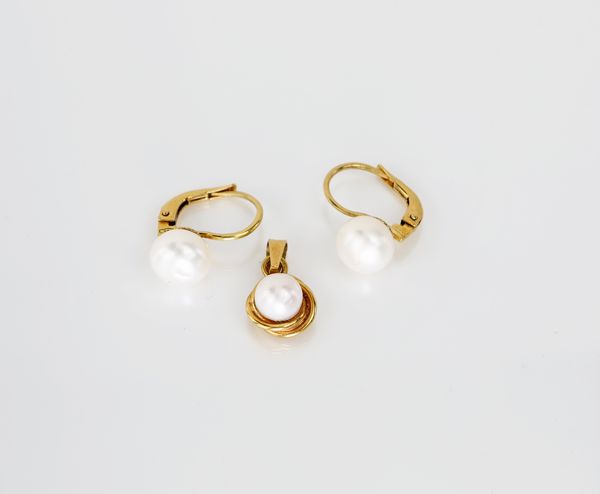 Parure orecchini e pendente in oro e perle  - Asta Asta a Tempo - Gioielli e Preziosi - Associazione Nazionale - Case d'Asta italiane