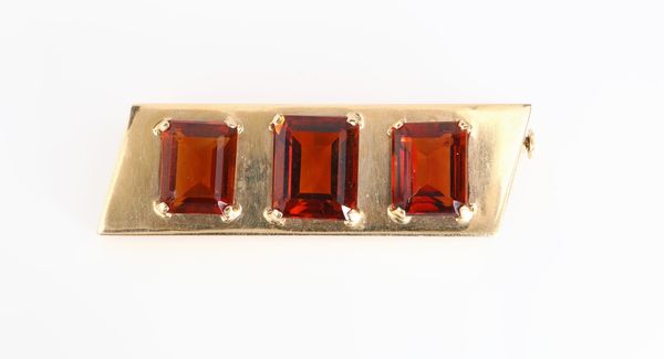 Spilla anni '40 in oro, quarzo citrino  - Asta Asta a Tempo - Gioielli e Preziosi - Associazione Nazionale - Case d'Asta italiane