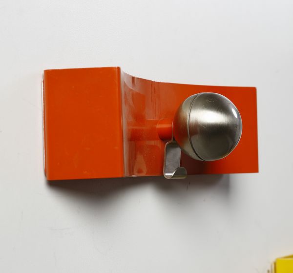 HOFFMAN PAT : Sette attaccapanni per Luci Milano  - Asta Asta 393 | DESIGN E ARTI DECORATIVE DEL NOVECENTO Online - Associazione Nazionale - Case d'Asta italiane