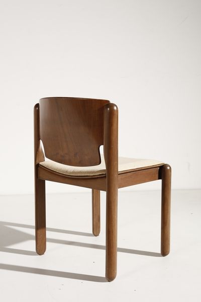 MAGISTRETTI VICO (1920 - 2006) : Dieci sedie 122 per Cassina  - Asta Asta 393 | DESIGN E ARTI DECORATIVE DEL NOVECENTO Online - Associazione Nazionale - Case d'Asta italiane