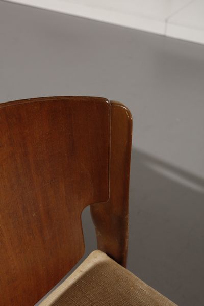 MAGISTRETTI VICO (1920 - 2006) : Dieci sedie 122 per Cassina  - Asta Asta 393 | DESIGN E ARTI DECORATIVE DEL NOVECENTO Online - Associazione Nazionale - Case d'Asta italiane